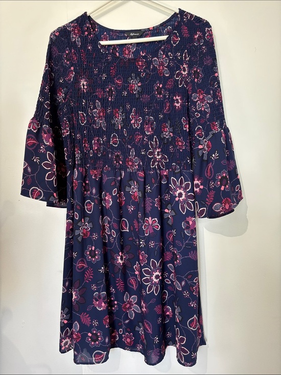 Reitmans Dresses & Skirts - Reitmans XL Navy Floral Midi Dress with Pink Accents